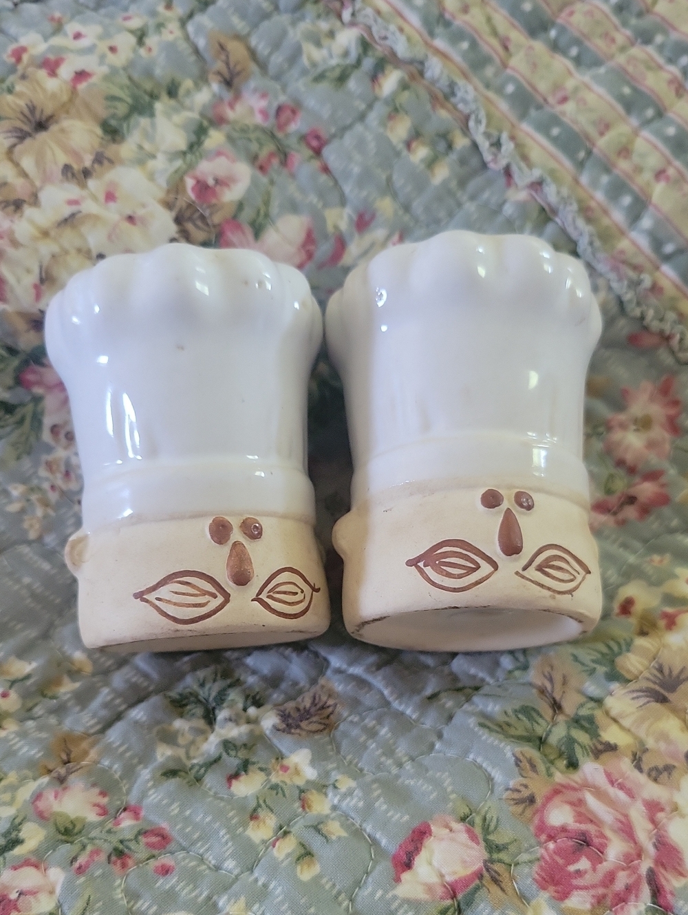 Chef's Hat Ceramic Salt and Pepper Shakers Vintage 2"tall